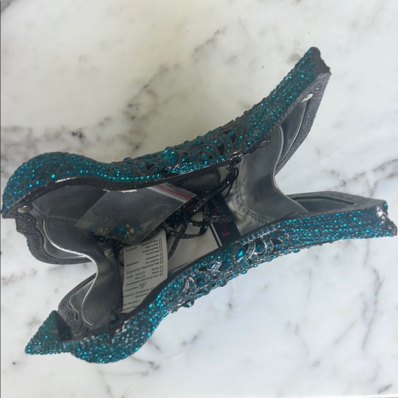 Elegant Rhinestone Blue Bird Clutch with cross body strap